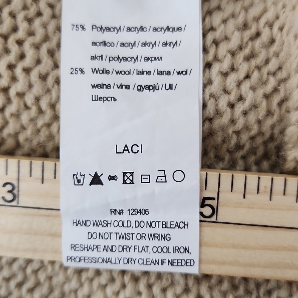 VENUS cable knit sweater - Picture 9 of 12